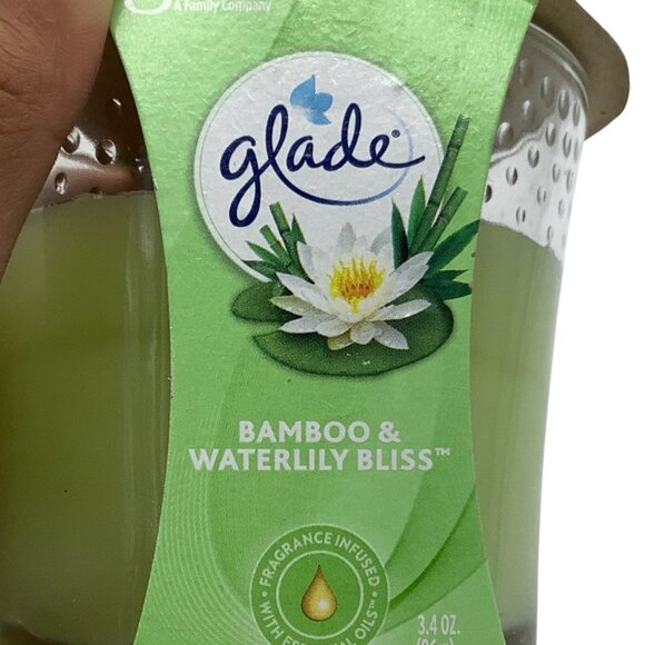 Glade Bamboo & Waterlily Bliss Candle 3.4 Oz Fragrance Infused With Essential O - Picture 2 of 8